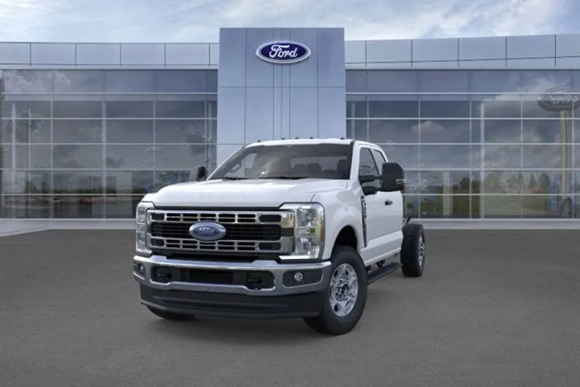 2026 Ford F-350 XLT photo 1