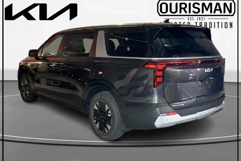 2026 Kia Carnival LXS photo 1