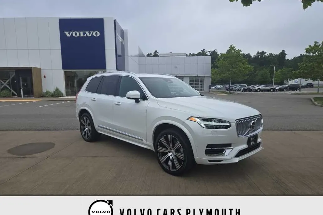 2025 Volvo XC90 T8 photo 1
