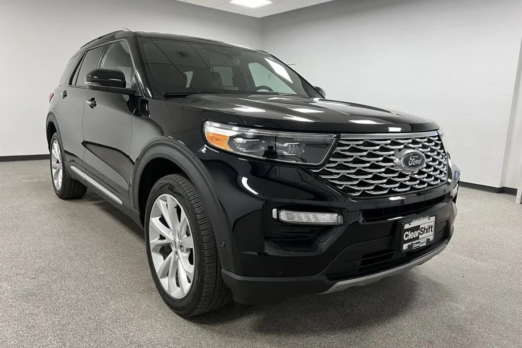 2022 Ford Explorer Platinum photo 1