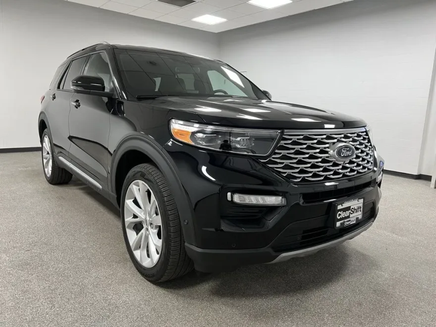 2022 Ford Explorer Platinum photo 1