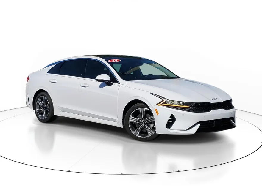 2024 Kia K5 EX photo 1