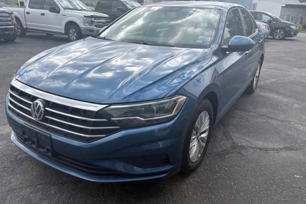 2019 Volkswagen Jetta SE R-Line photo 1