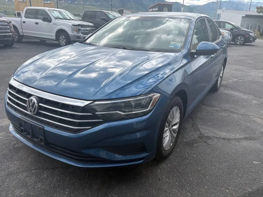 2019 Volkswagen Jetta SE R-Line photo 1
