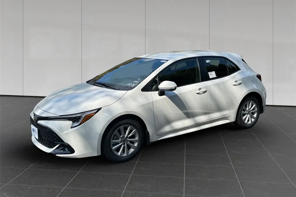 2025 Toyota Corolla SE photo 1