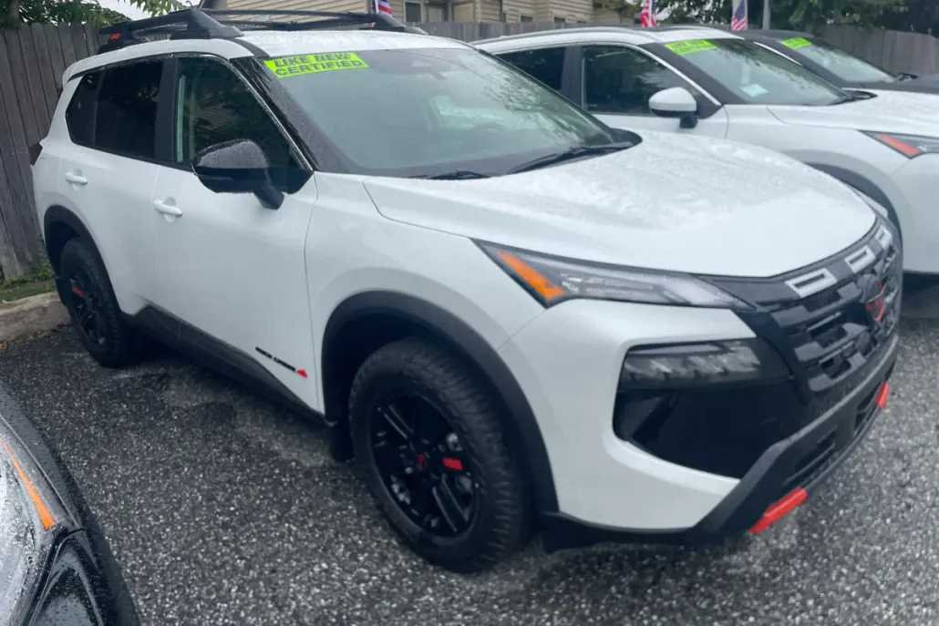 2026 Nissan Rogue AWD photo 1
