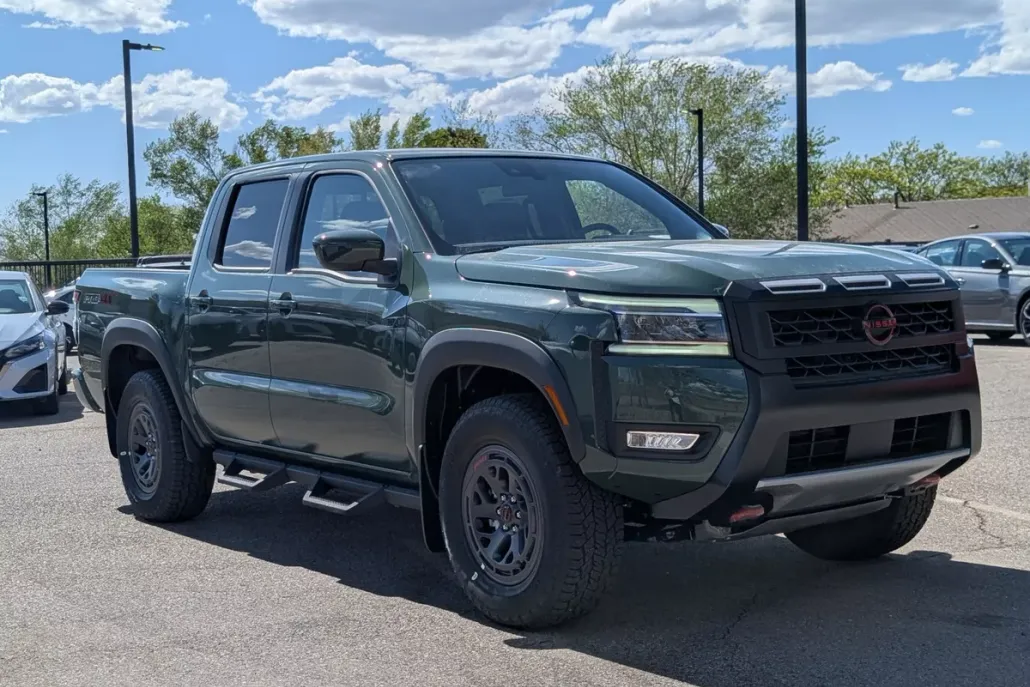 2025 Nissan Frontier PRO-4X photo 1