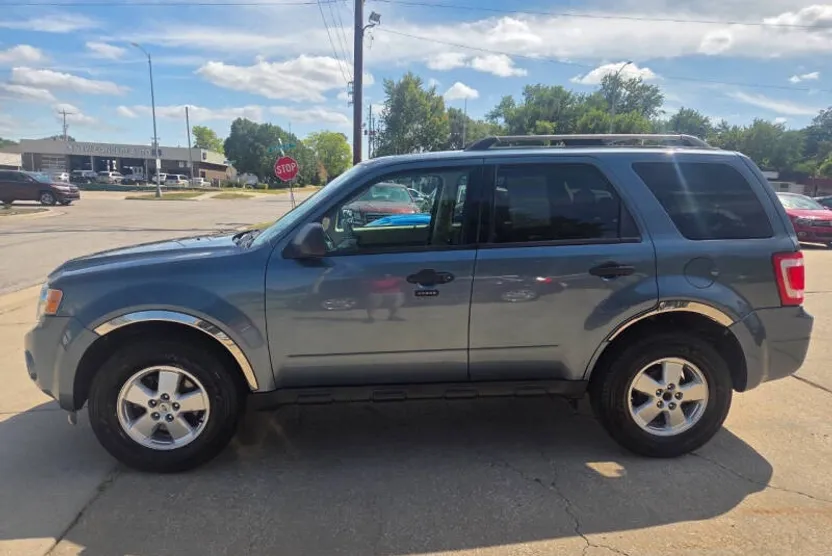 2010 Ford Escape XLT photo 1
