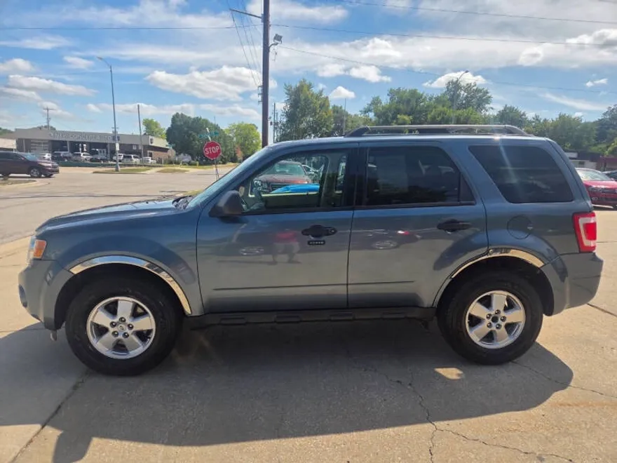 2010 Ford Escape XLT photo 1