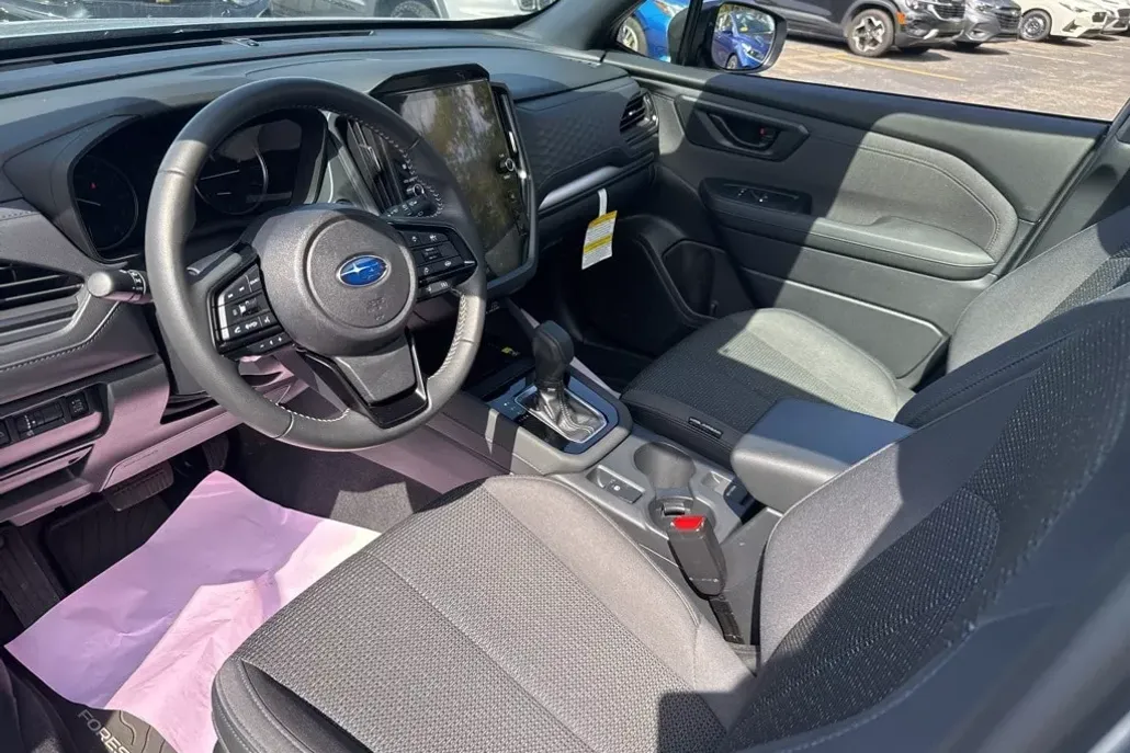 2025 Subaru Forester Premium photo 1