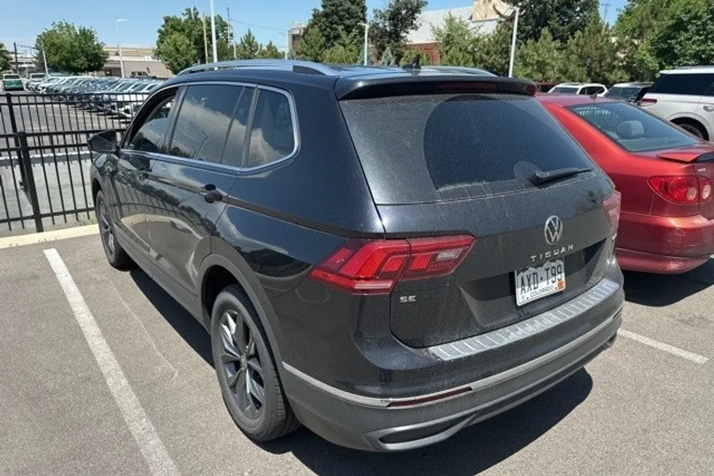 2022 Volkswagen Tiguan SE photo 1
