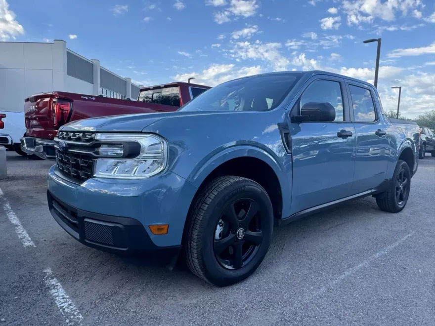 2023 Ford Maverick XL photo 1