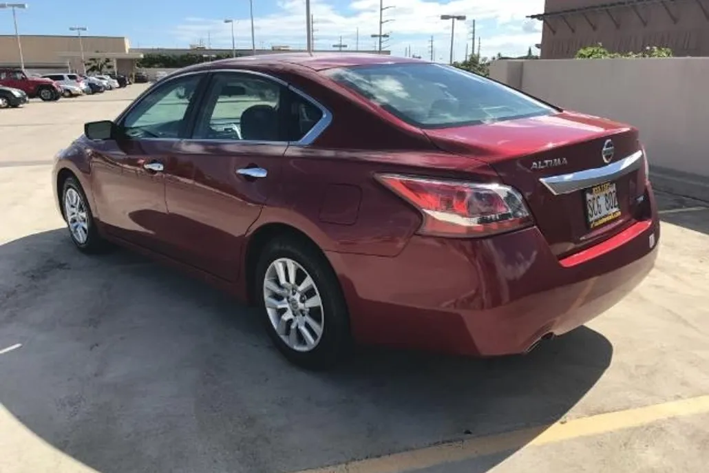 2013 Nissan Altima 2.5 S photo 1