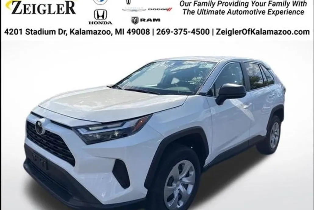 2024 Toyota RAV4 LE photo 1