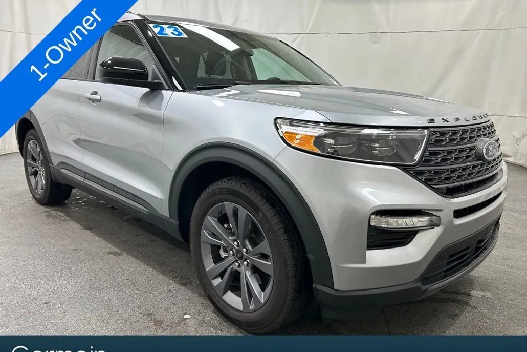 2023 Ford Explorer XLT photo 1
