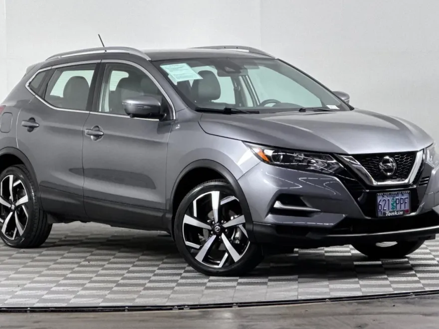 2022 Nissan Rogue Sport SL photo 1