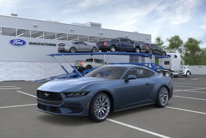 2025 Ford Mustang EcoBoost photo 1