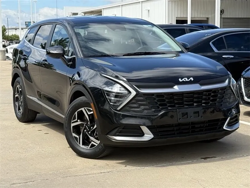 2024 Kia Sportage LX photo 1