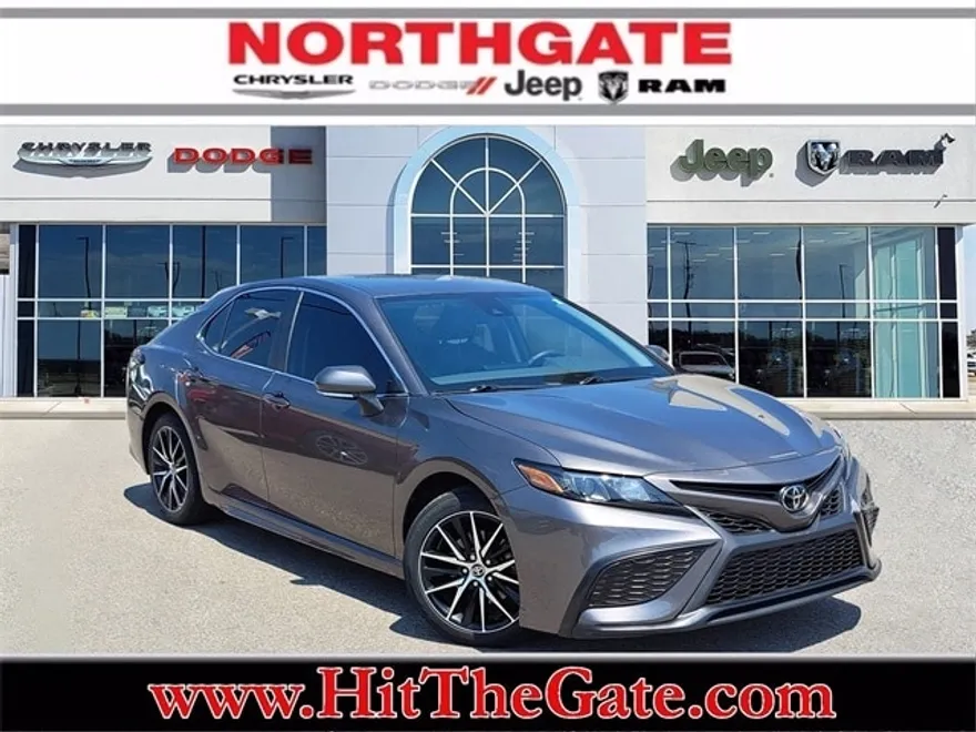 2023 Toyota Camry SE photo 1