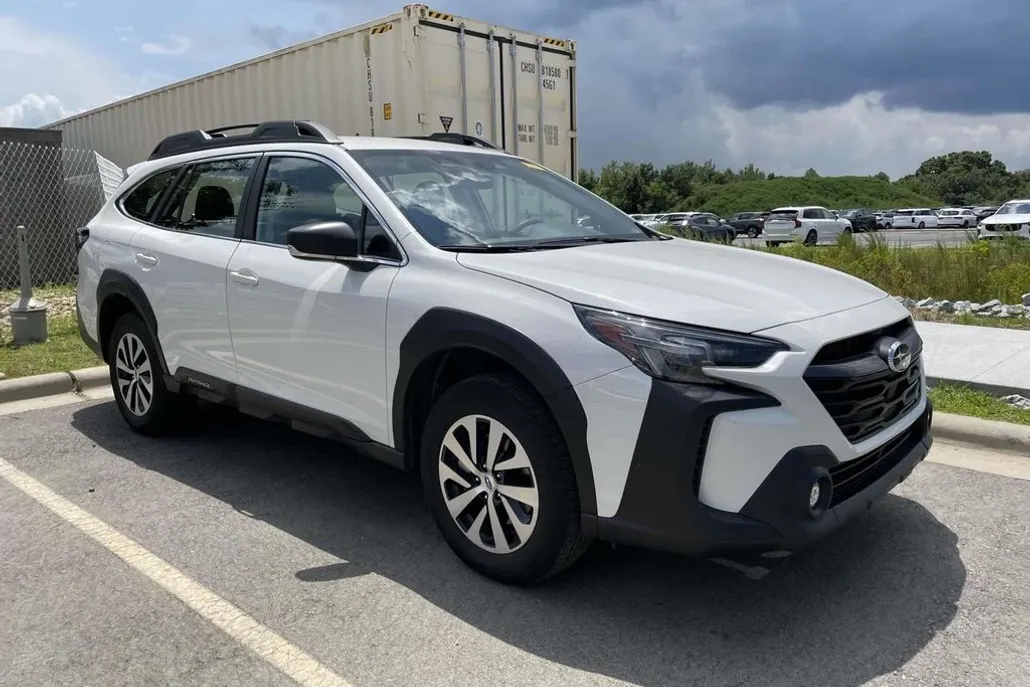 2024 Subaru Outback Base photo 1