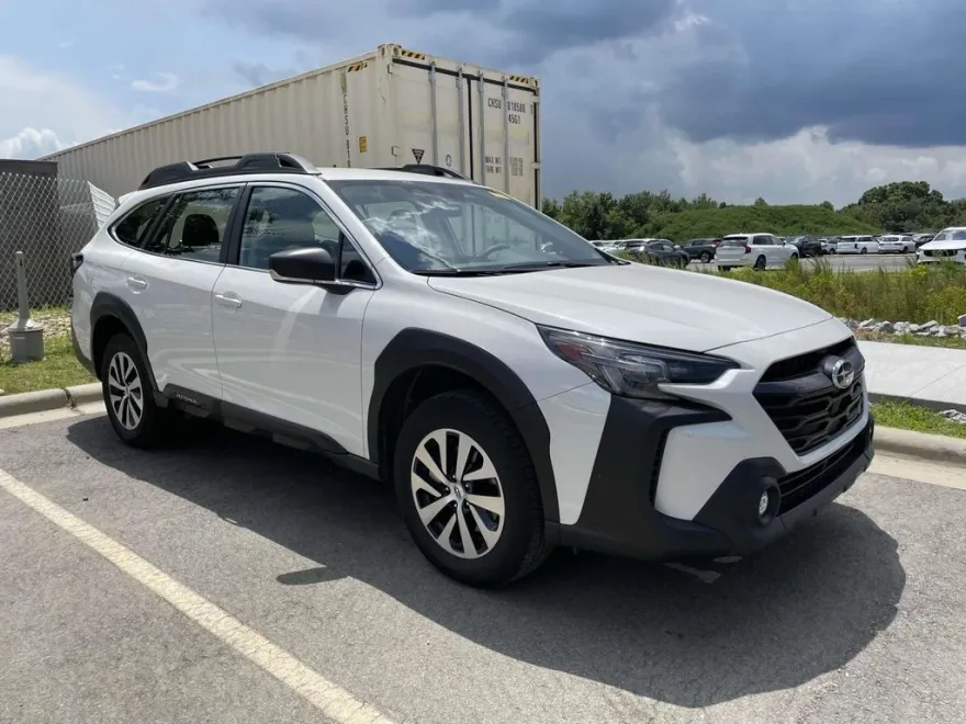 2024 Subaru Outback Base photo 1