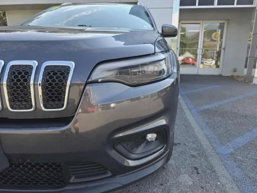 2019 Jeep Cherokee Latitude photo 1