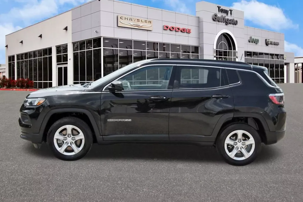 2024 Jeep Compass Latitude photo 1