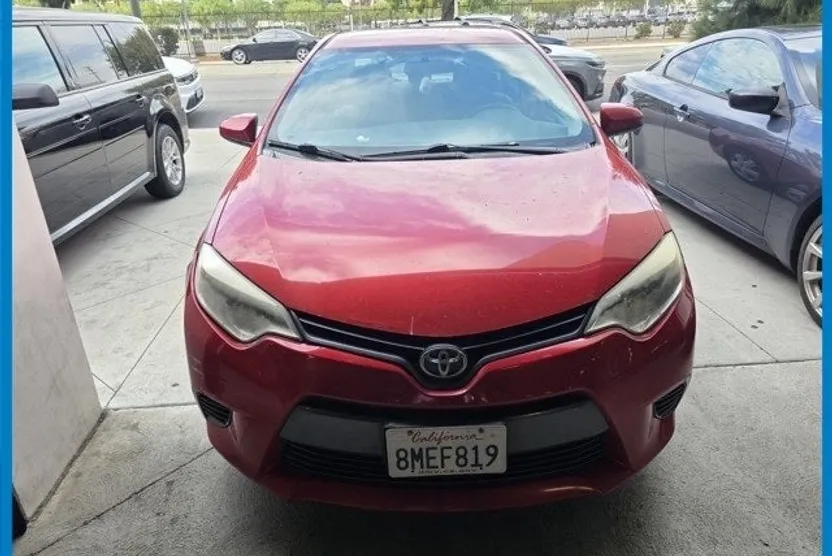 2016 Toyota Corolla LE photo 1