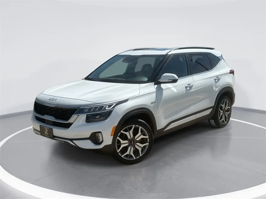 2022 Kia Seltos SX photo 1