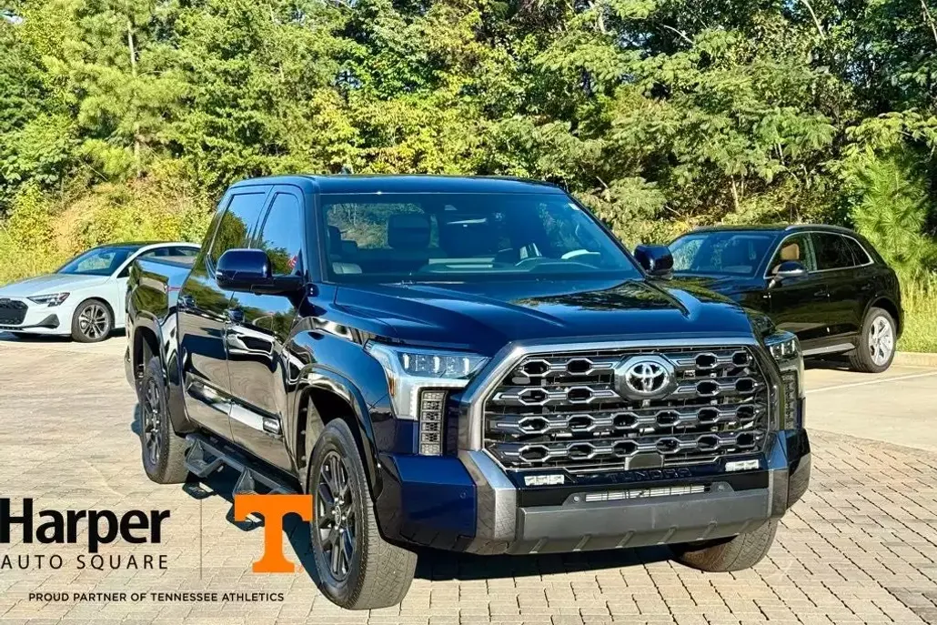 2023 Toyota Tundra Platinum photo 1