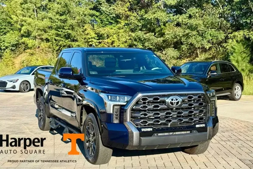 2023 Toyota Tundra Platinum photo 1