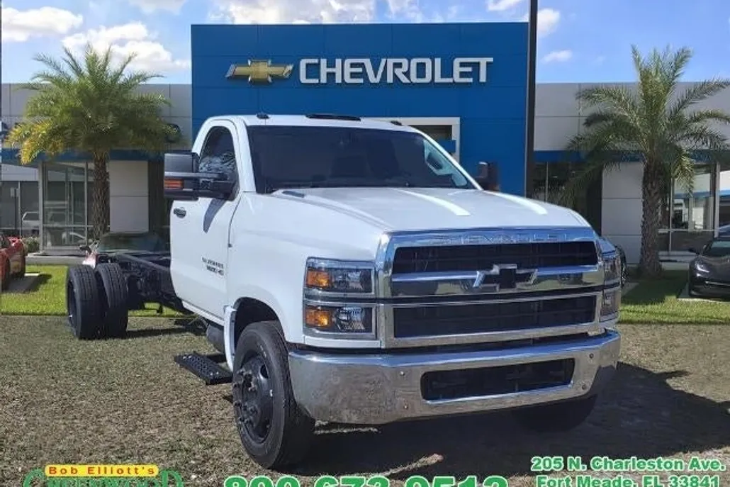 2023 Chevrolet Silverado 5500HD Work Truck photo 1