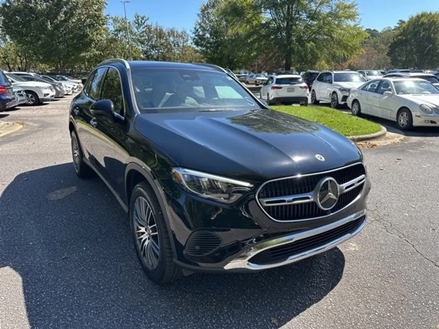 2024 Mercedes Benz GLC 300 4MATIC photo 1