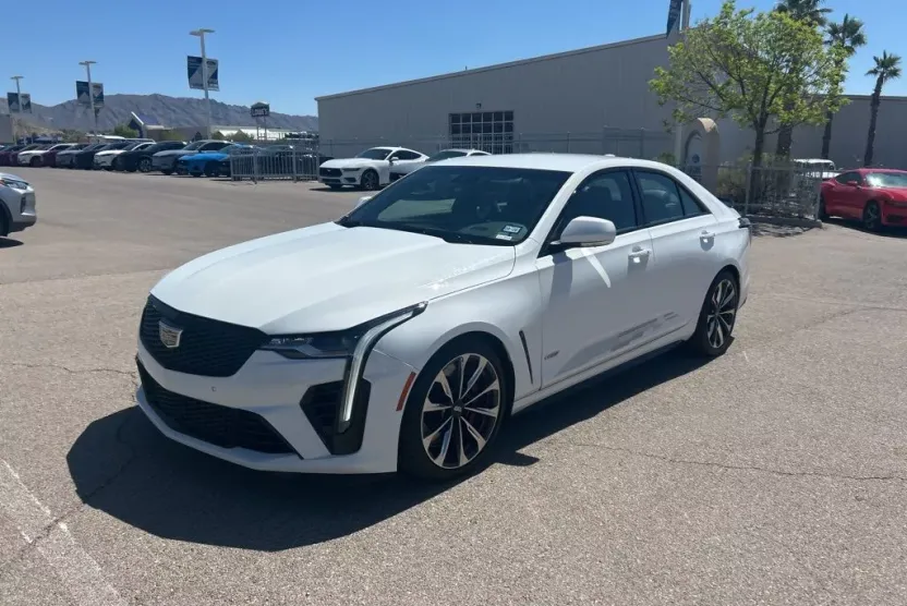 2023 Cadillac CT4 photo 1