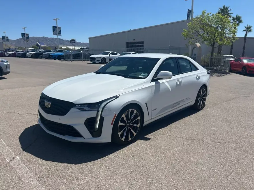 2023 Cadillac CT4 photo 1
