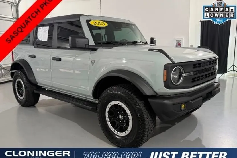 2023 Ford Bronco Base photo 1