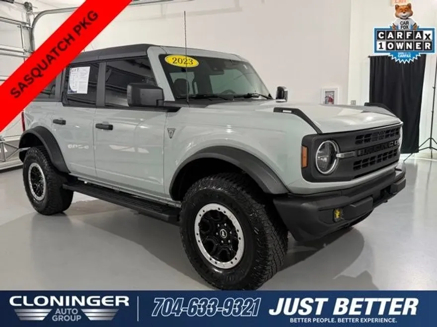 2023 Ford Bronco Base photo 1