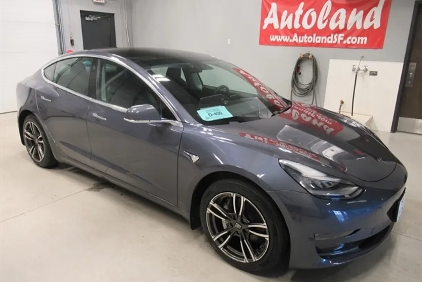 2020 Tesla Model 3 Long Range photo 1