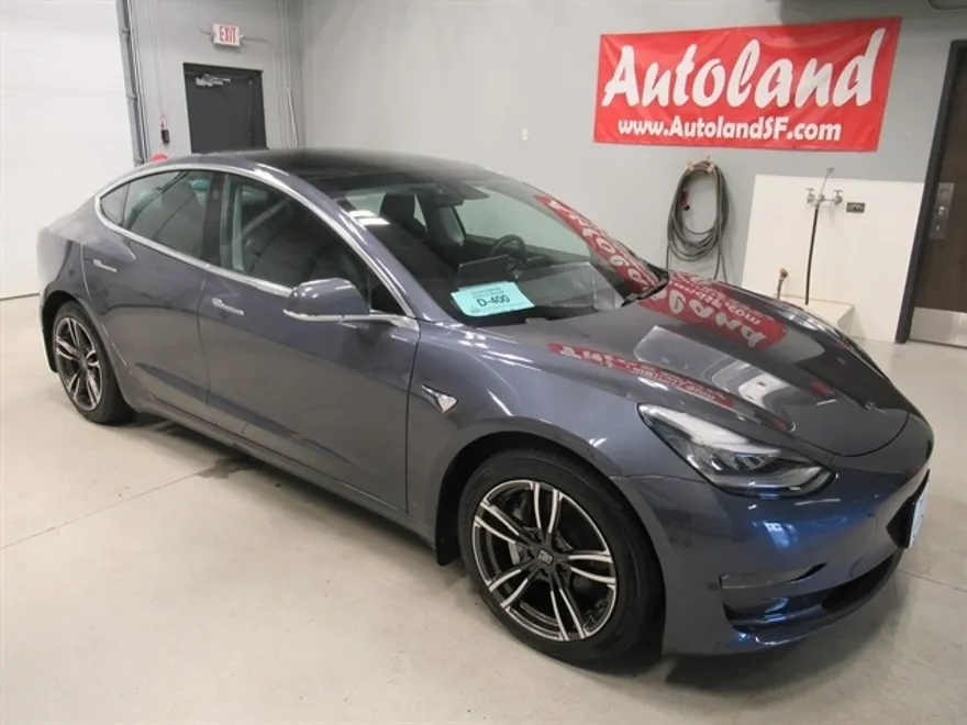 2020 Tesla Model 3 Long Range photo 1