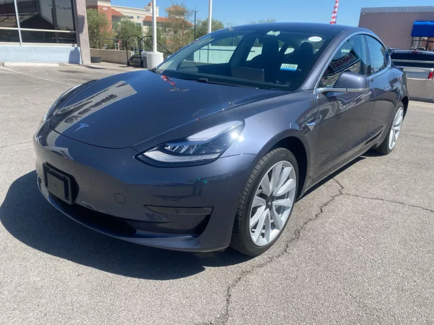 2018 Tesla Model 3 Long Range photo 1