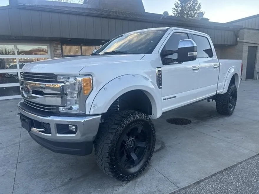 2017 Ford F-350 Lariat photo 1