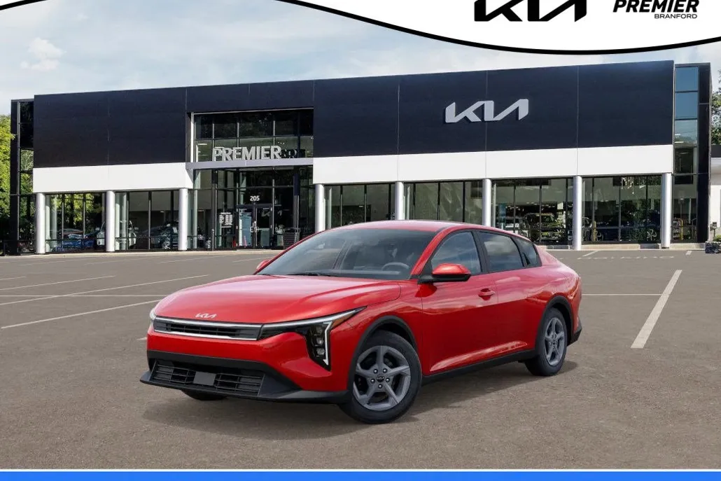 2025 Kia K4 LXS photo 1