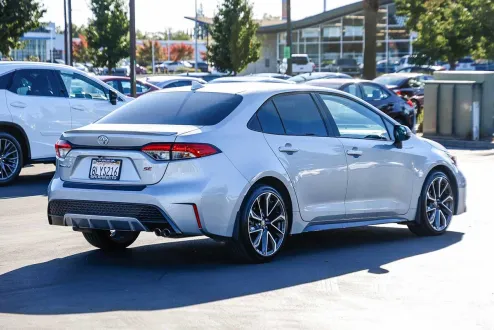 2020 Toyota Corolla SE photo 3