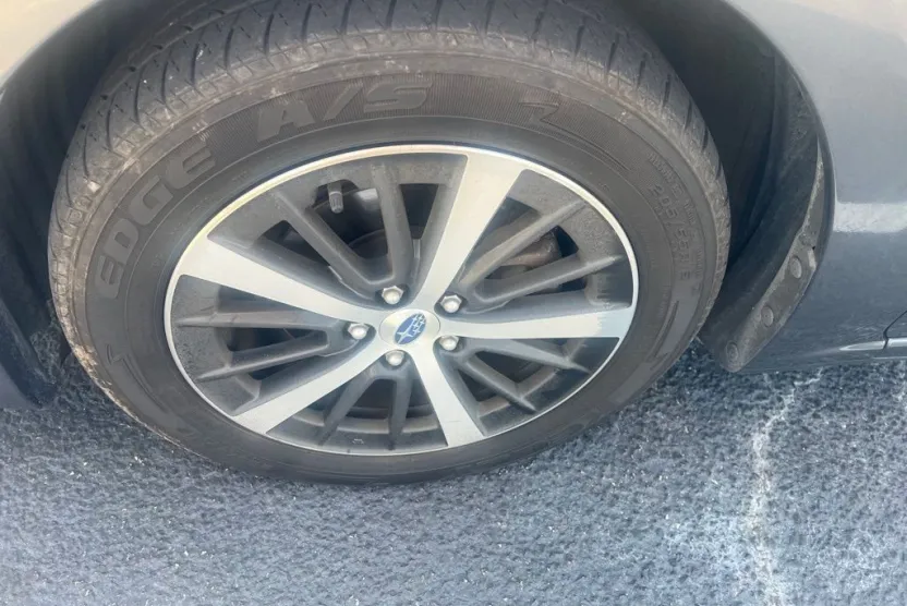 2019 Subaru Impreza 2.0i Premium photo 1