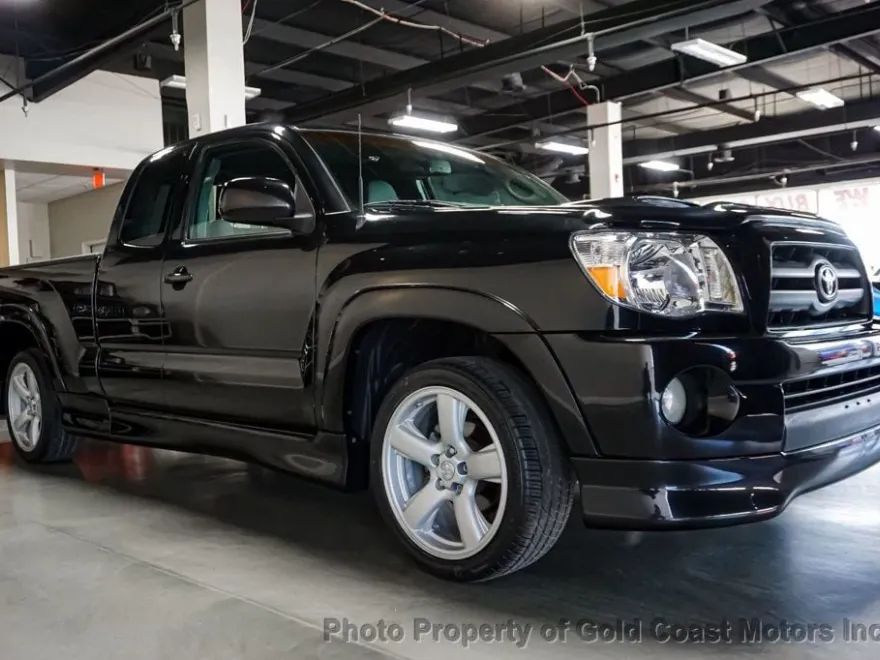 2009 Toyota Tacoma X-Runner photo 2