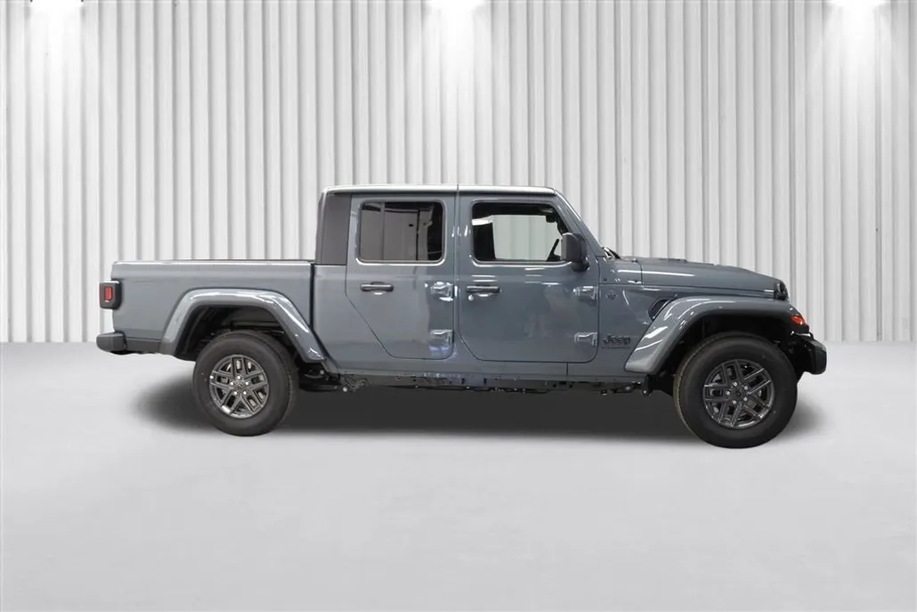2025 Jeep Gladiator Sport photo 1