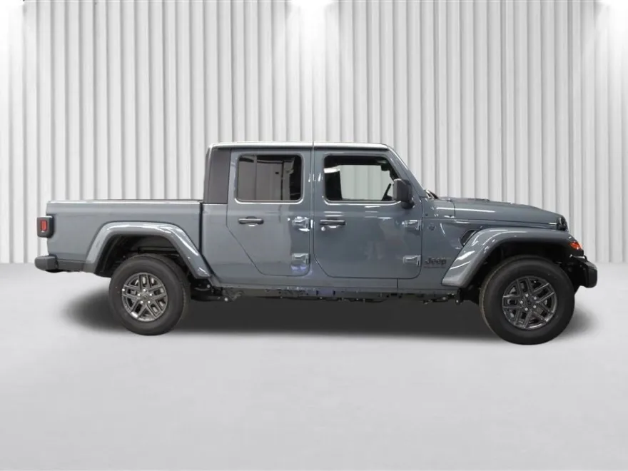 2025 Jeep Gladiator Sport photo 1