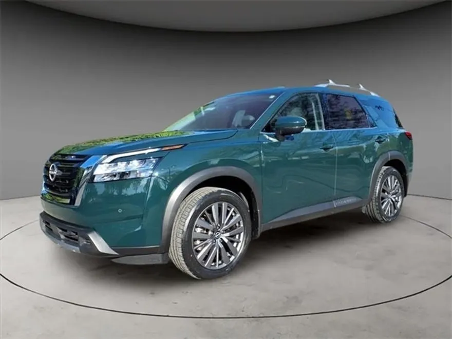 2024 Nissan Pathfinder SL photo 1