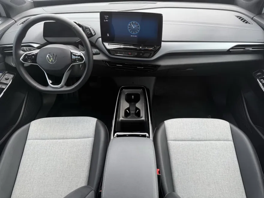 2023 Volkswagen ID.4 Standard photo 2