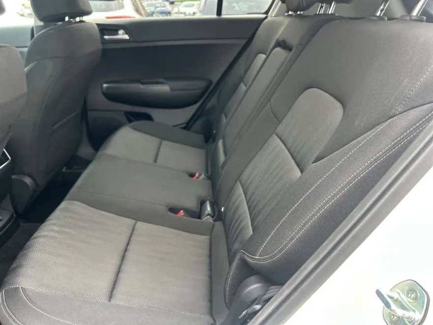 2022 Kia Sportage LX photo 1